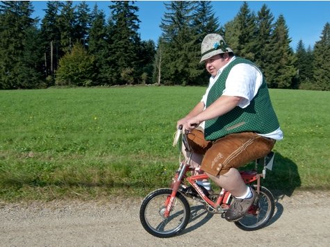 1286939597-fahrrad-helm-warnweste-pflicht.9.jpg