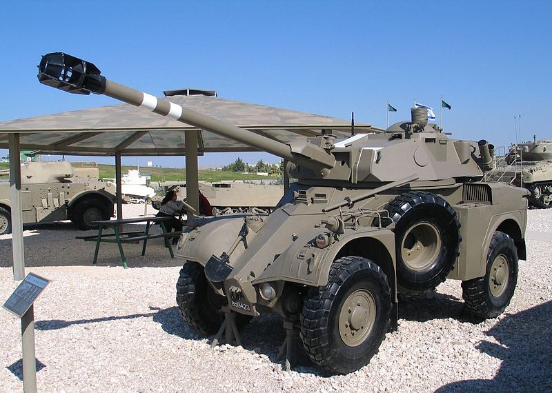 Panhard-AML-90-latrun.jpg