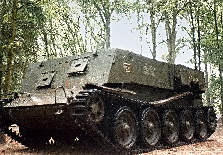 Crusader_tractor_axb01.jpg