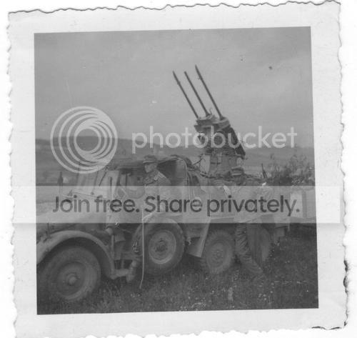 Krupp_Protze_with_triple_2cm_Flak_gun1.jpg
