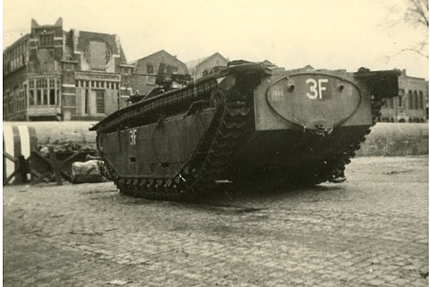 AQziJHB.jpg