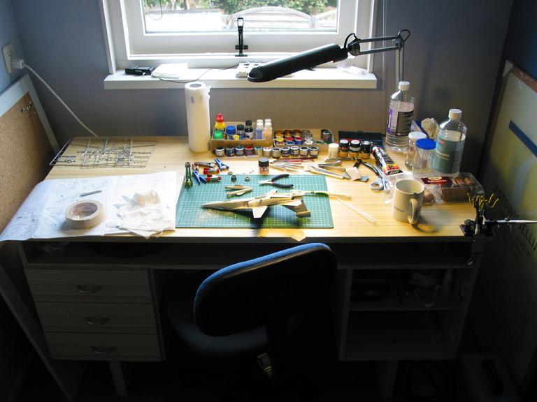 hobbybureau.jpg