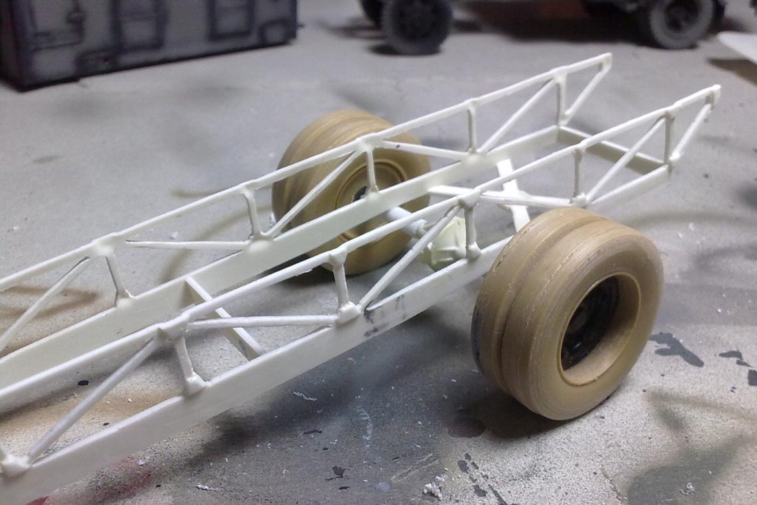 ahn-2nd-axle-chassis-190120141884.jpg