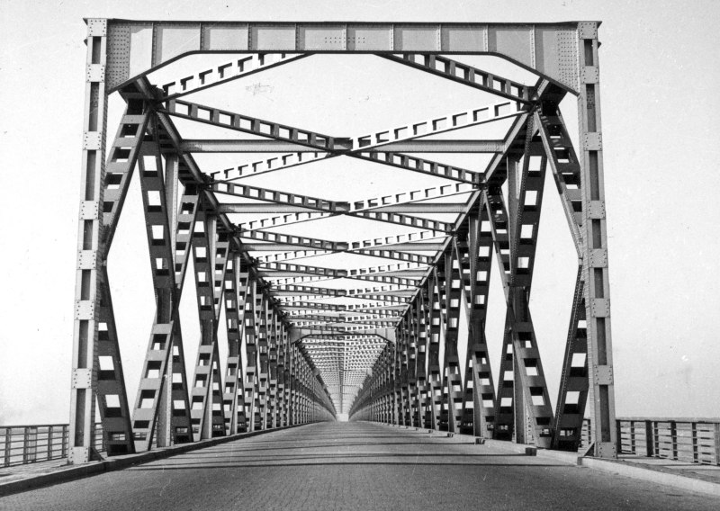 Moerdijkbrug_1936.jpg